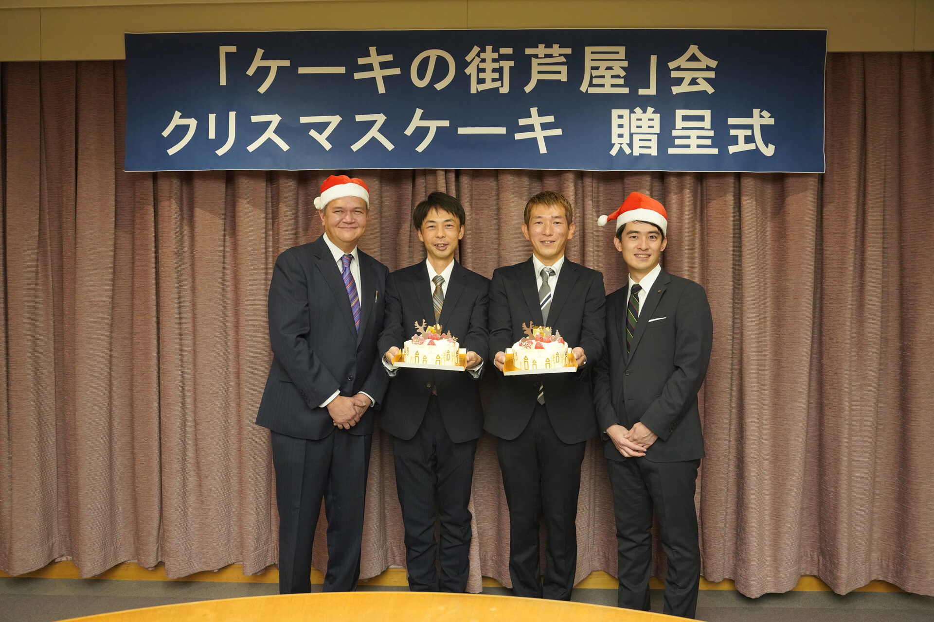 芦屋の伝統＜ケーキの魔法＞は今年で34回目 兵庫県芦屋市長からケーキを贈呈「ケーキの街芦屋」会に協賛